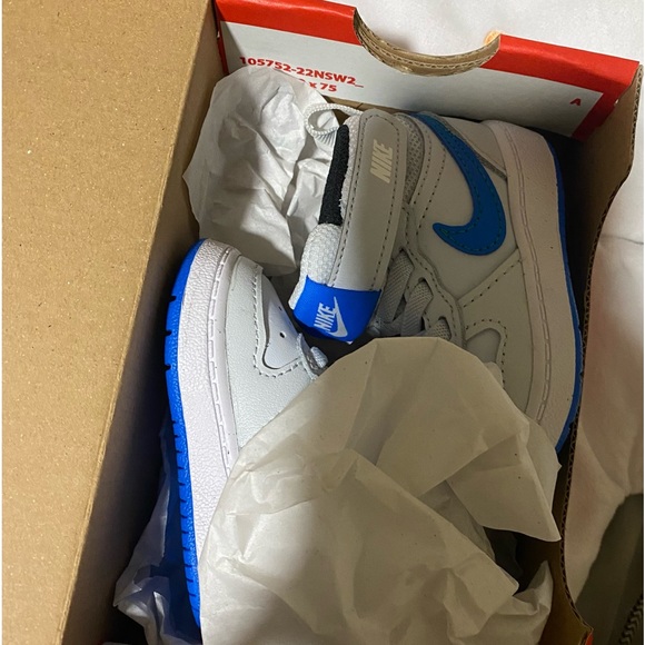 Nike Court Borough Mid 2 Baby/Toddler Sneakers - Picture 2 of 3